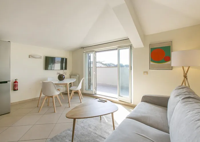 Apartment Terrazza San Pietro Vicino Metro A
